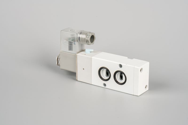 Low-power consumption solenoid valves
